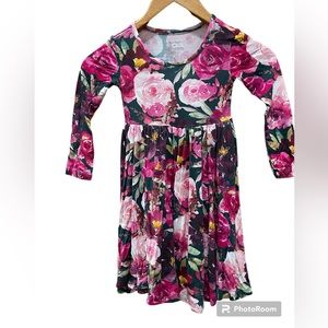 Posh Peanut kids dress in size 4T. Floral design, soft material.